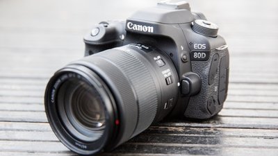 Фотоаппарат Canon EOS 80D kit 18-135m Nano usm / на складі Canon EOS 80D kit 18-135 фото