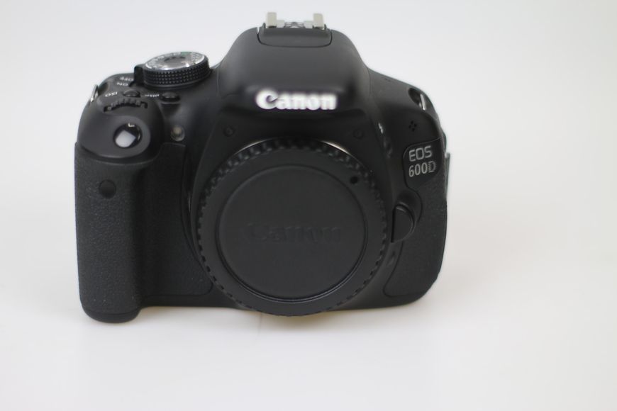 Зеркальный фотоаппарат Canon EOS 600D Body Б/У 1522314842 фото