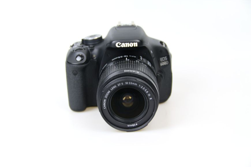 Зеркальный фотоаппарат Canon EOS 600D Kit 18-55mm f/3.5-5.6 IS II Б/У 1686213359 фото
